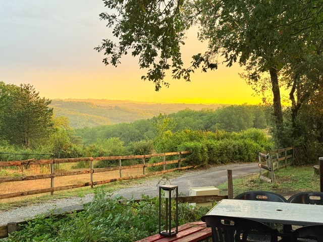 Vue sur la vallée depuis L'Escale de Larcher